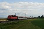 110 489 mit einem Sonderzug bei Plattling Richtung Regensburg am 17.05.12