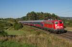 110 489 war mit einem Sonderzug von Kronach nach Alttting bei Eglwang am 8.9.2012 auf der KBS 880 unterwegs.