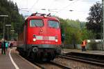 Ausfahrt von der rangierenden 110 468-6 am 13.09.2014 von Gleis 2 auf 3 im Bahnhof von Triberg. An diesem Wochende fahnden die Triberger Bahnhofstage statt.