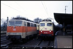 111117 im S-Bahn Look und 110493 in TEE Farben trafen sich am 22.3.1998 im oberen Hauptbahnhof von Osnabrück.