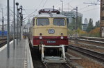Am Gleis 116 in Berlin Ostbahnhof steht diese  Rheingold -Lok mit einem Clubwagen aufgenommen am 22.10.2016