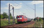 110226 fährt hier am 27.5.1990 um 13.05 Uhr in Richtung Mosbach mit dem E 3208 in Oberschefflenz ein.