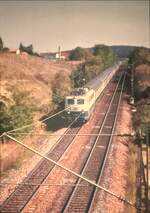 28.09.1990  110 186-4 mit D 1566 nach Mannheim Foto stand auf der SFS-Brücke im Hintergrund Haltepunkt Ensingen 8 Monate vor der Eröffnung der SFS Stuttgart-Mannheim am 31.05.1991,danach Rückbau der Strecke ab Vaihingen-Nord Enz 
