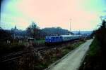 25.Nov. 1990 bei Lauffen/Neckar 110 235-9 mit E 3854 nach Heilbronn dann Lokwechsel auf BR 216 weiter Frankfurt/Main  Aufnahme Normalobjektiv