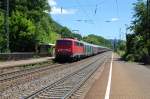 Vllig berraschend kam dieser schne Pilgerzug mit 110 200-3 ber die Filsbahn. Aufgenommen am 29.5.2009 bei der Durchfahrt durch Gingen (Fils). 