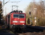 111 125-1 DB kommt mit dem RE4 von Dortmund-HBf nach Aachen-Hbf und kommt aus Richtung Neuss-Hbf,Mönchengladbach-Hbf,Rheydt-Hbf,Wickrath,Beckrath,Herrath und fährt in Erkelenz ein und