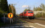 Ein Nachschuss von der 111 118-6 DB  schiebt den RE4 aus Aachen-Hbf nach Dortmund-Hbf und kommt aus Richtung