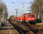 Ein Nachschuss von der 111 147-5 DB schiebt den RE4 aus Aachen-Hbf nach Düsseldorf-Hbf und kommt aus Richtung Aachen-West,Laurensberg,Richterich, und fährt durch Kohlscheid in Richtung