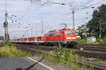 Der RE 8-Verstärker Köln - Kaldenkirchen verlässt Mönchengladbach Hbf, geschoben von 111 105. Zwei Tage zuvor fiel der Zug in der Früh-HVZ wegen einer technischen Störung (Zitat Verkehrsfunk WDR 2) aus. Aber auch das war nicht das Ende des n-Wagen-Einsatzes in NRW.