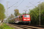 Ein Nachschuss von der 111 158 DB schiebt den RE4 aus Aachen-Hbf nach Dortmund-Hbf und kommt aus Richtung Aachen-Hbf,Aachen-Schanz,Aachen-West,Laurensberg,Richterich,Kohlscheid,Herzogenrath,Hofstadt,Finkenrath,Rimburg und hat gerade eben in Übach-Palenberg gehalten und fährt in Richtung Frelenberg,Geilenkirchen,Süggerath,Lindern,Brachelen,Hückelhoven-Baal,Baal,Erkelenz,Herrath,Beckrath,Wickrath,Rheydt. 
Aufgenommen Zwischen Übach-Palenberg und Zweibrüggen. 
Bei Sommerwetter am 21 April 2018. 
Aufgenommen am Mittag vom 21.4.2018.