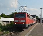 111 037-8 zog den RE8 Verstärker von Köln bis Mönchengladbach.