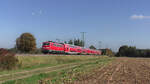 DB 111 188 zieht ihre RB72 von München nach Memmingen.