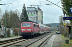 In Rosenberg Baden ist am Sonntagvormittag die 111 191 mit ihrem RE8 Ersatzzug nach Stuttgart vors Objektiv geraten. 5.3.2023
