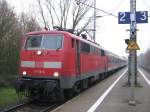 Mnster-Amelsbren/18.11.07/9.30 Uhr/111 118-6 mit Zug 39012 Dortmund Hbf-Mnster Hbf wartet den Gegenzug ab.Ab Dezember 2008 soll hier die EUROBAHN die Zugleistungen bernehmen(Hellwegnetz).