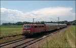 111 052 (9180 6 111 052-7 D-DB) bringt die RB 30017 von Mnchen Hbf nach Salzburg Hbf. (11.07.2008)