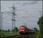 111 115 mit dem RE11592 (eigl. 110er Leistung) nach Aachen Hbf an der ehem. Anrufschranke 27.5.2009