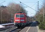 Der RE4860 nach Aachen mit Schublok 111 111 bei der Durchfahrt in Eilendorf, man beachte den falschen Stromabnehmer ;-) 7.3.10