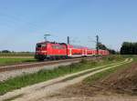 Die 111 182 mit einem RE nach Mnchen am 16.09.2012 unterwegs bei Langenisarhofen.