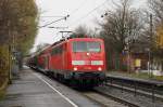 111 096 durchquert mit ihrem RSX am 24.11.2012 den Hp Eilendorf.