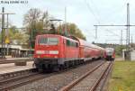 111 200 schob am 6.5.13 ihren Doppelstock-RE nach Treuchtlingen in Pleinfeld nach Gleis 3. Nebenan wartete 642 118 auf Gleis 4.