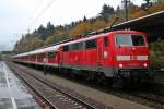 Am 10.11.2013 stand die Stuttgart 111 161-6 mit dem Fuball-Sonderzug RE 19000 (Stuttgart Hbf - Kirchzarten) im Bahnhof von Freiburg Wiehre, da der Block vor dem Bahnhof noch mit einem Zug besetzt