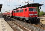 Bild 069:
Am 02.05.2015 schob 111 076-7 einen RE7 von Rheine nach Krefeld. Hier zu sehen ist der Zugverband beim Halt in Unna.