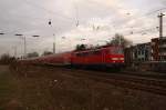 111 011 mit einer Fuhre RE4 nach Aachen Hbf beim Verlassen des Rheydter Hbf am  Freitagspätnachmittag.