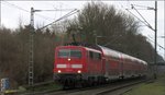 Die 111 121 mit dem Wupper Express (RE 4) am Haken auf der Kohlscheider Rampe hinauf nach Aachen.