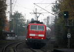 Ein Nachschuss von der 111 011-3 DB schiebt den RE4 aus Aachen-Hbf nach Dortmund-Hbf und kommt aus Richtung