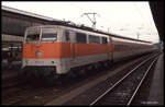 111144 stand am 6.10.1989 um 12.15 Uhr mit einer S-Bahn Garnitur im HBF Oberhausen auf Gleis 11.