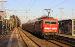 Ein Nachschuss von der 111 156 DB schiebt den RE4 aus Aachen-Hbf nach Dortmund-Hbf und kommt aus Richtung