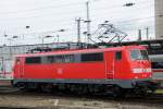 Die 8. ihrer Baureihe im Lokportrait: 111 008 prsentiert sich in Frankfurt Hbf. (April 2009).