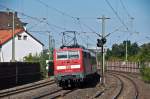 111 056 am 21.08.2010 bei der Durchfahrt durch Nrnberg - Gleihammer.