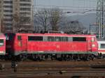 DB Lokomotive 111 060-0 am Badischen Bahnhof.