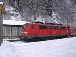 BR 111 050-1 fhrt am 18.12.05 von Triberg nach Konstanz