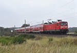 Täglicher RE1 kommend aus Büchen mit der BR 112 168 und einem unüblichen Dosto an erster Stelle. Circa 3km östlich von Büchen 28.09.2017