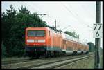 112177 ist hier mit dem IRE 38176 nach Cottbus am 13.6.2001 um 17.15 Uhr bei Lübben unterwegs.