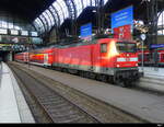 DB - Lok 91 80 6 112 178-9 mit Zug im  Hbf.