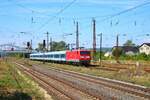 DB 112 166, fr die Weser Ems Eisenbahn GmbH im Einsatz, mit der zustzlichen RB 31397 von Saalfeld (S) nach Halle (S) Hbf, am 24.08.2022 bei der Einfahrt in Naumburg (S) Hbf. Diese Zge verkehrten im Auftrag von Abellio Rail Mitteldeutschland whrend der Zeit des 9-Euro-Tickets.