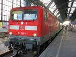 112 128 am 30.10.2004 vor einem IRE nach Stuttgart im Hbf. Karlsruhe. Am anderen Ende des Zuges war brigens 112 118 angekuppelt.