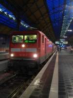 112 167-2 steht am Morgen des 20.12.08 mit dem RE 21409 nach Hamburg Hbf im Lbecker Hbf und wartet auf die Abfahrt.