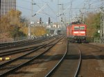 Nach der Ausfahrt aus Berlin Zoologischer Garten ging es,fr 112 123,am 29.Oktober 2011,weiter auf der Stadtbahn zum nchsten Halt Berlin Hbf.