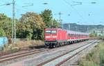 112 139 erreichte mit ihrem 4-Wagen-Zug nach Gemünden (Main) am 26.9.03 den Bahnhof Würzburg-Heidingsfeld Ost. 