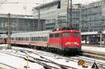 113 268 am 13.02.10 mit IC 1281 nach Zell am See bei der Ausfahrt Mnchen Hbf