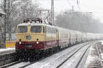 E10 1309 (113 309) mit AKE-Rheingold auf dem Weg nach Papenburg im heftigen Schneeschauer bei der Einfahrt in Castrop-Rauxel Hbf. 11.2.2017