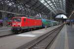 DB Regio 114 029-2 mit DB Gebrauchtzug Touristik Doppelstockwageneinheit am 15.02.25 in Frankfurt am Main Hbf