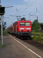 114 301-5 hlt in Frellstedt (Niedersachsen) zwischen Magdeburg und Braunschweig mit der Regionalbahn nach Burg bei Magdeburg am 26.05.2009.