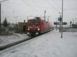Hier 114 015-1 mit einem RE3 von Stralsund Hbf. nach Elsterwerda, bei der Einfahrt am 17.12.2009 in Angermnde.