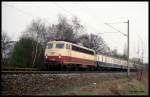 114486 kam am 14.4.1992 um 16.42 Uhr mit dem D nach Wilhelmshaven durch den Haltepunkt Schierbrok.