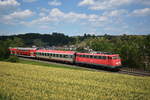 115 448 zieht am 30. Juni 2018 PbZ 2461 nach München. Das Bild entstand in Westerstetten. 